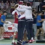 Rusia acorta distancias: ganaron los dobles y todavía sueñan