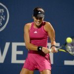 Ivanovic y Serena avanzan en Cincinnati Ivanovic superó en tres parciales a Sloane Stephens
