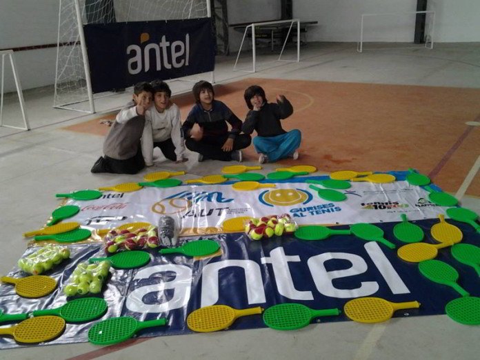 Lanzamiento de Gurises al Tenis en Durazno