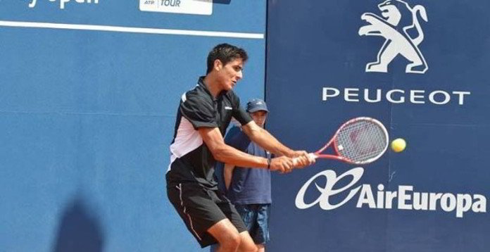 Rodrigo Arus avanza en la Liga del Oeste de Tenis