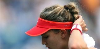 Bouchard se golpeó en la cabeza y se bajó del dobles Bouchard se ha retirado de los dobles según consejos médicos