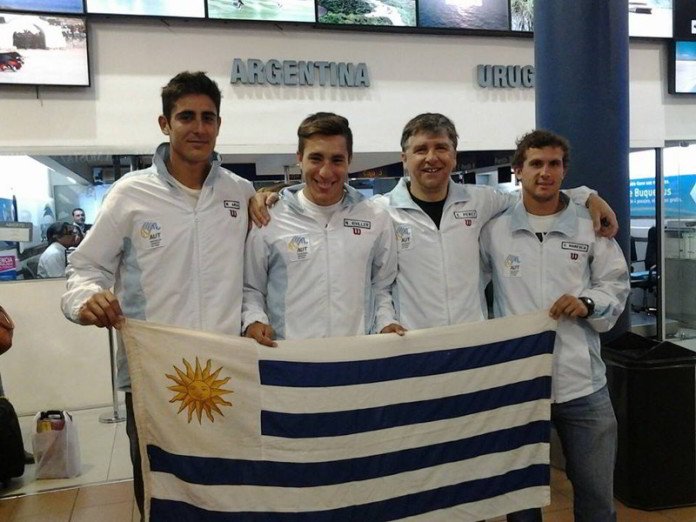 Delegación uruguaya Copa Davis Rodrigo Arus, Nicolás Xiviller, Enrique Pérez Cassarino (Capitán) y Santiago Maresca Delegación uruguaya Copa Davis Rodrigo Arus, Nicolás Xiviller, Enrique Pérez Cassarino (Capitán) y Santiago Maresca