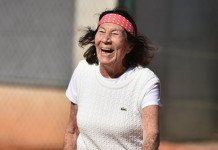 94 años y jugando el Mundial de Tenis Super Seniors en Croacia Helene Salvetat juega el Mundial de Tenis Super Seniors en Croacia