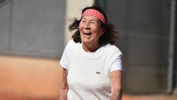 Helene Salvetat juega el Mundial de Tenis Super Seniors en Croacia