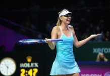 Sharapova con un pie en semis del WTA Finals María Sharapova superó a Simona Halep en sets corridos
