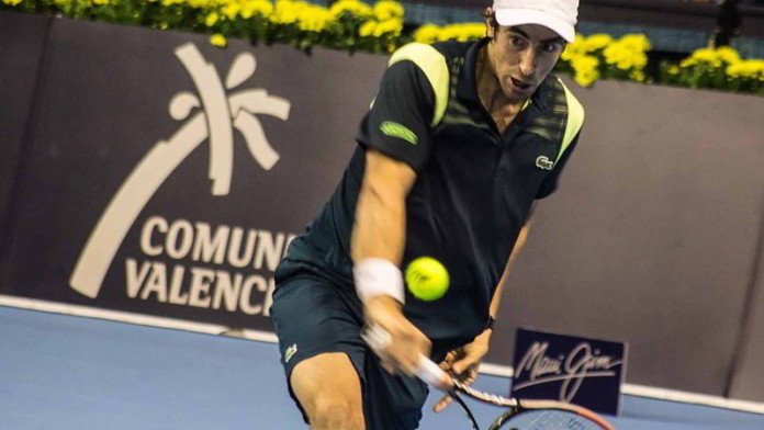 Pablo Cuevas avanza a cuartos de final de Valencia