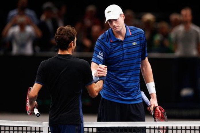 John Isner con 27 saques directos despidió al suizo Roger Federer