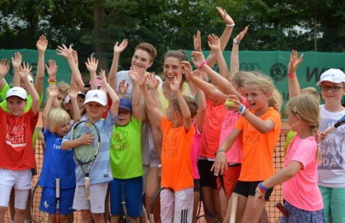 Andrea Petkovic realizó un torneo benéfico el pasado sábado contra el cáncer infantil Andrea Petkovic realizó un torneo benéfico el pasado sábado contra el cáncer infantil