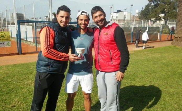 Darío Acosta conquista el trofeo del Top Serv 7