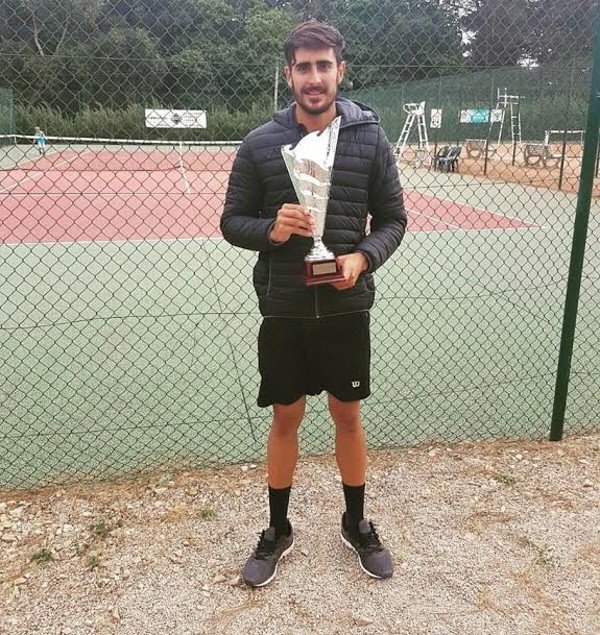 Arus marca su camino en Francia