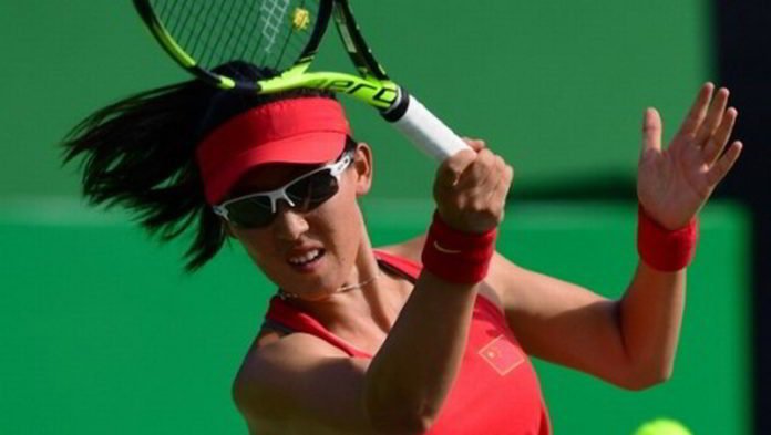 Zheng despidió a la polaca Agnieska Radwanska