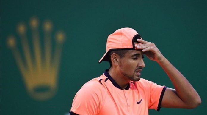 Kyrgios sigue haciendo de las suyas