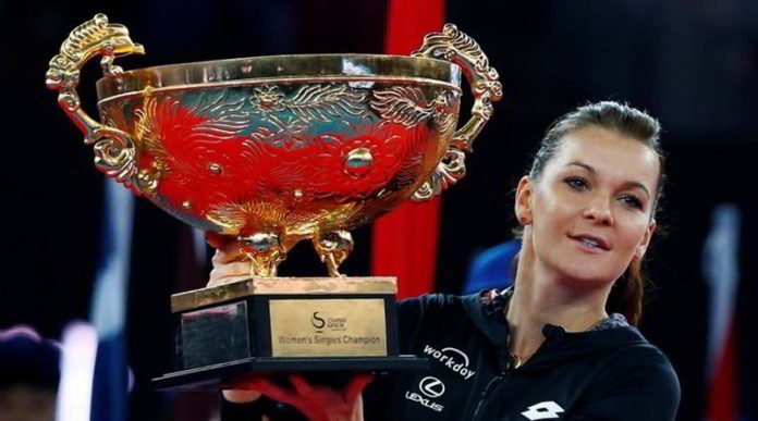 La número 3 del mundo levanta el trofeo en China