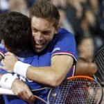 Francia ganó el dobles y se puso en ventaja; la dupla australiana vapuleó a Bélgica Francia festeja el triunfo en dobles