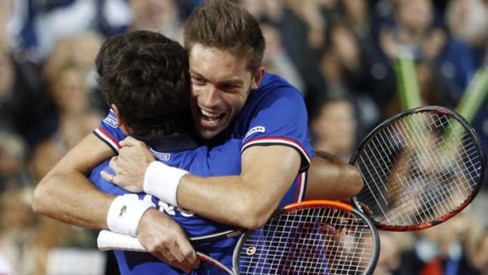 Francia festeja el triunfo en dobles