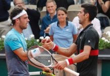 Y la fiesta italiana sigue: Cecchinato despachó a Djokovic; Thiem eliminó a Zverev Marco Cecchinato - Novak Djokovic