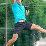 Triunfos de Llanes y Córdoba, singles y dobles con Troche; Grant a cuartos en dobles Francisco Llanes