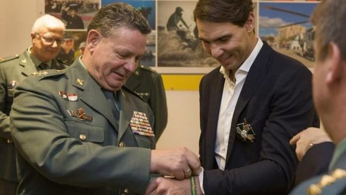 Rafael Nadal condecorado en su país
