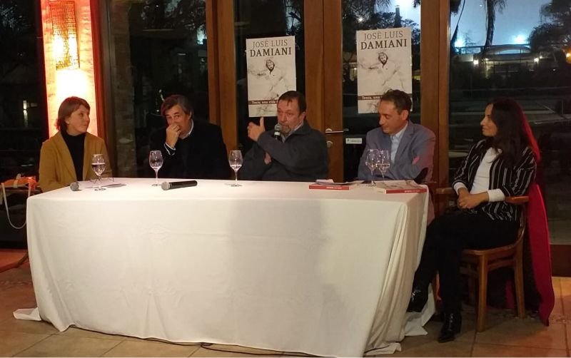 José Luis Damiani en conferencia