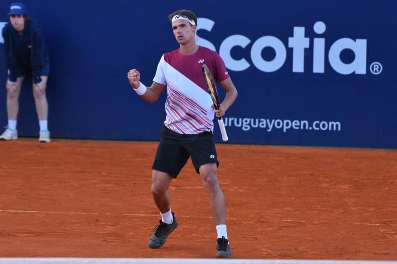 El argentino Etcheverry pasó a cuartos de final del Uruguay open Altmaier