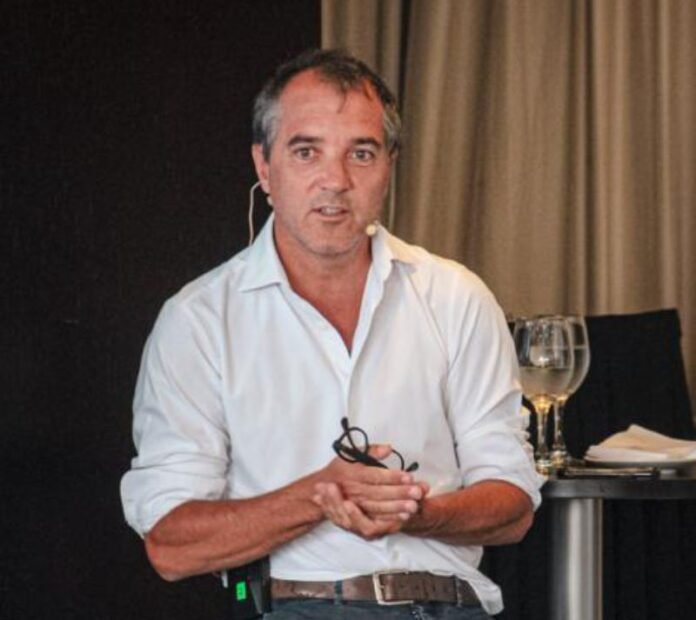 Martín Hughes