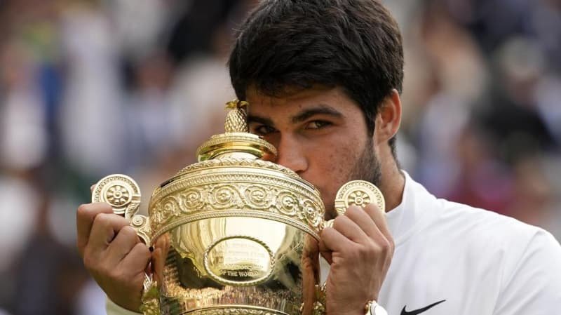 El feudo inglés es español: Alcaraz reina en Wimbledon Carlos Alcaraz