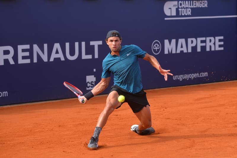 Llanes ganó y este lunes debuta Federico Coria en el Uruguay Open Toto Llanes