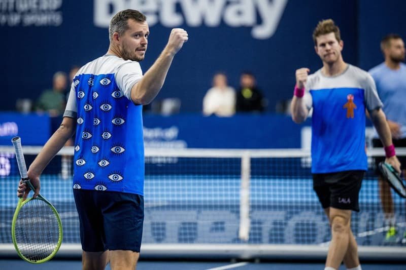 Behar y Pavlasek a semis en Dubai Adam Pavlasek y Ariel Behar