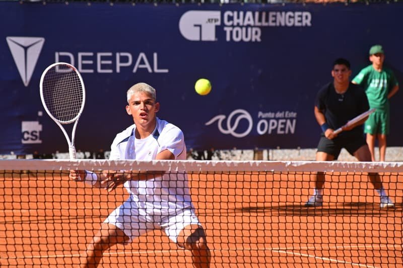 Coria enfrenta a Nava por un lugar en semifinales del Punta del Este Open